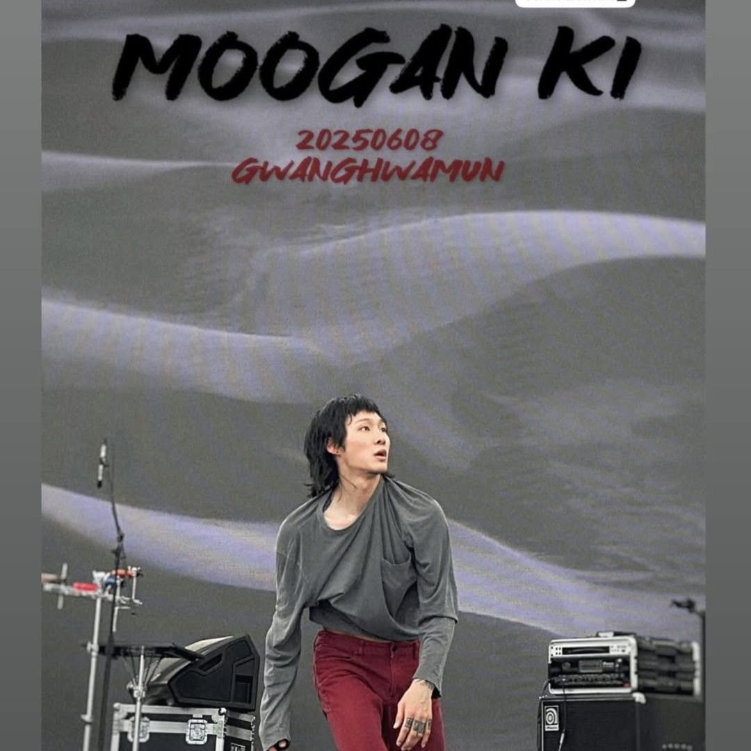 A moment captured by a fan of Ki Moogan