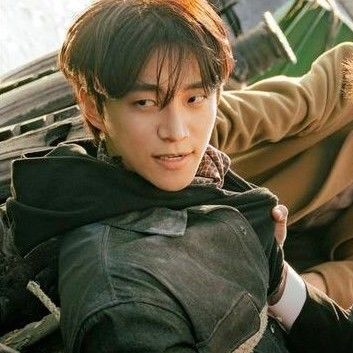 Behind-the-scenes cut of Lee Junho