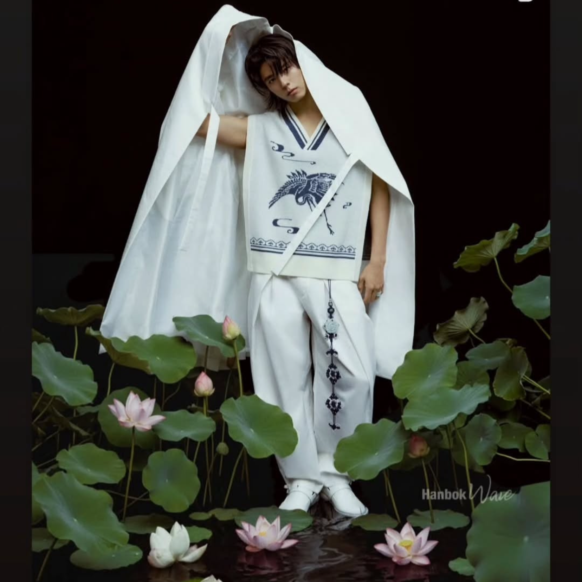 Recent activity shot of Park Bogum