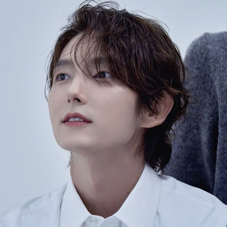 Recent activity shot of Lee Joongi