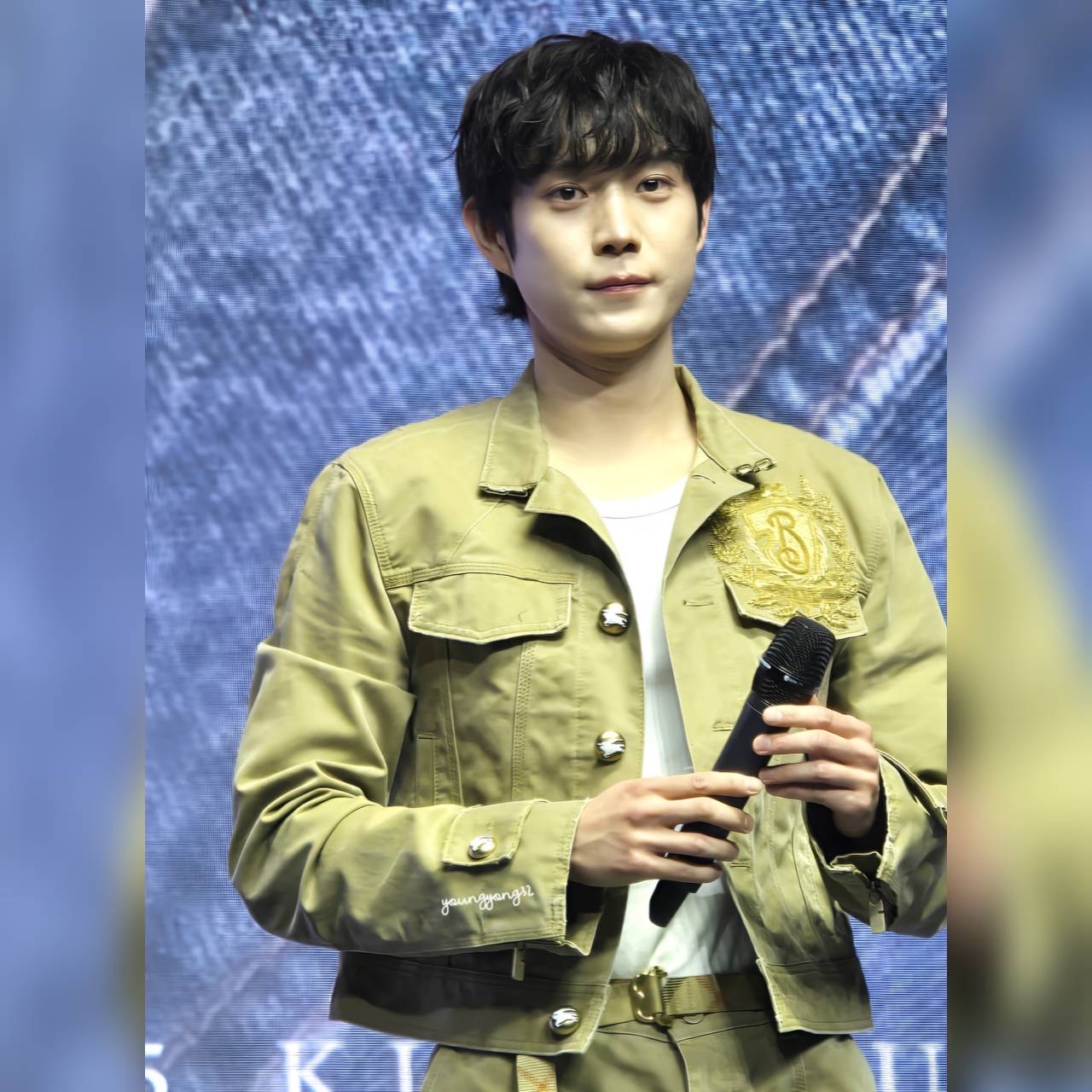 A moment captured by a fan of Kim Youngdae
