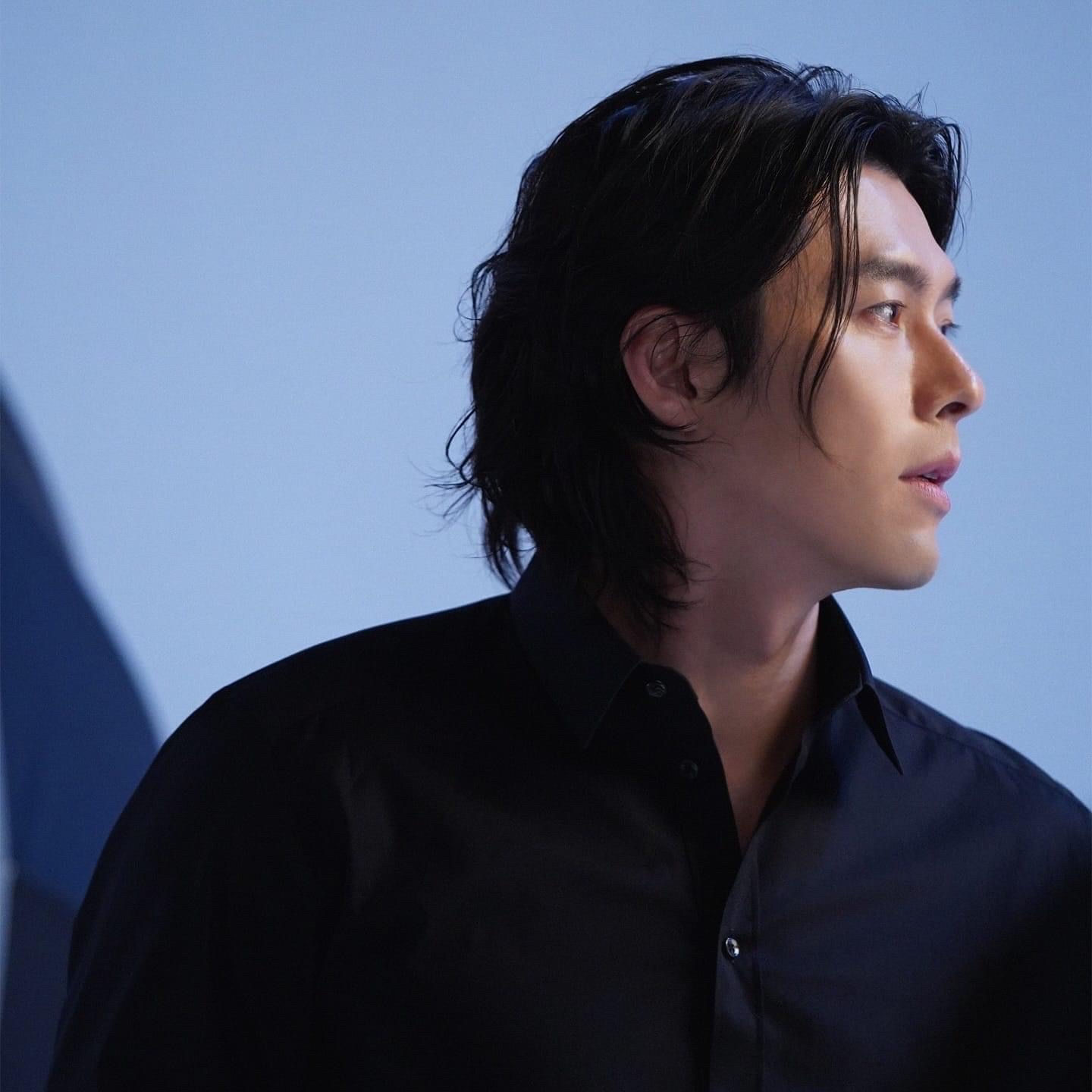 A moment captured by a fan of Hyun Bin