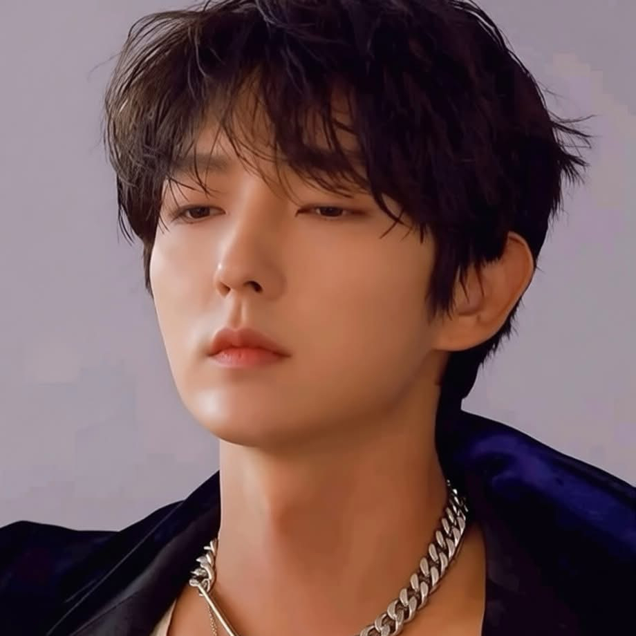 A moment captured by a fan of Lee Joongi