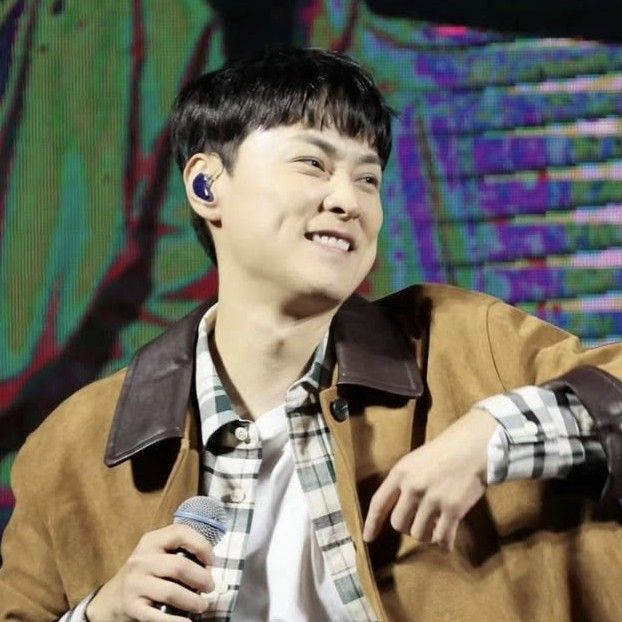 Recent activity shot of Min Kyunghoon