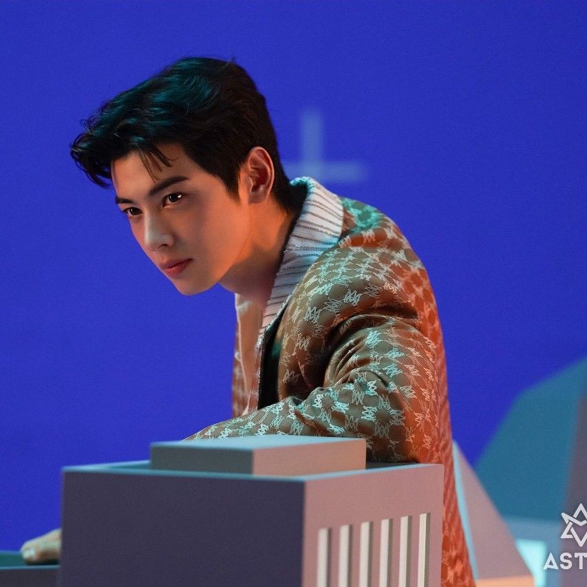 Foto kegiatan terbaru dari Cha Eunwoo