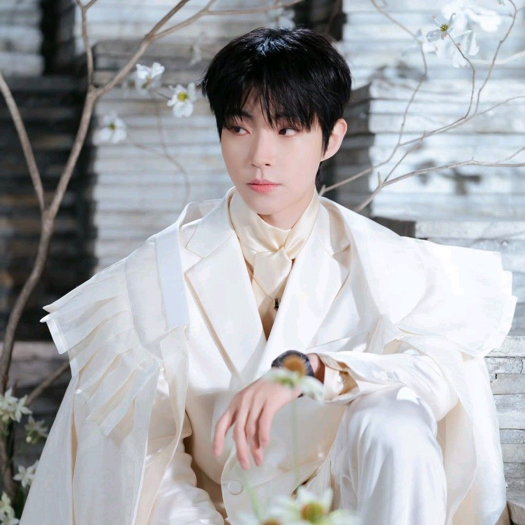 ファン・イニョプの最近の活動ショット