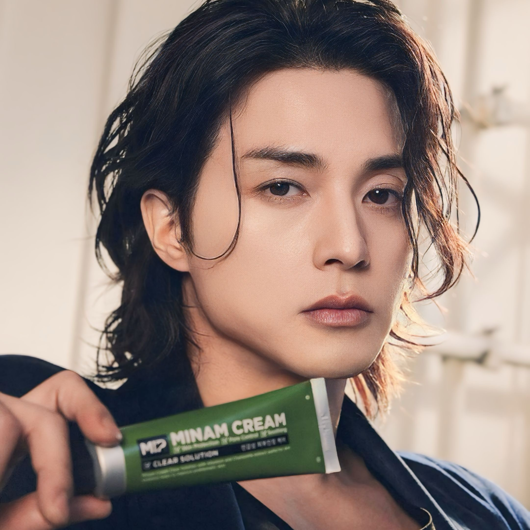 Behind-the-scenes cut of Kim Jihoon