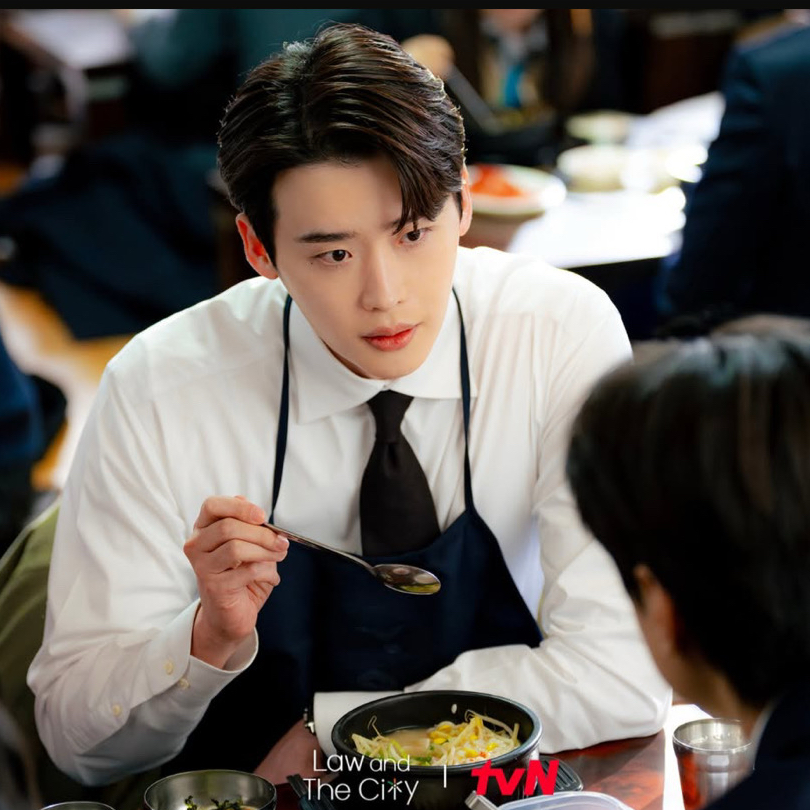 A moment captured by a fan of Lee Jongsuk