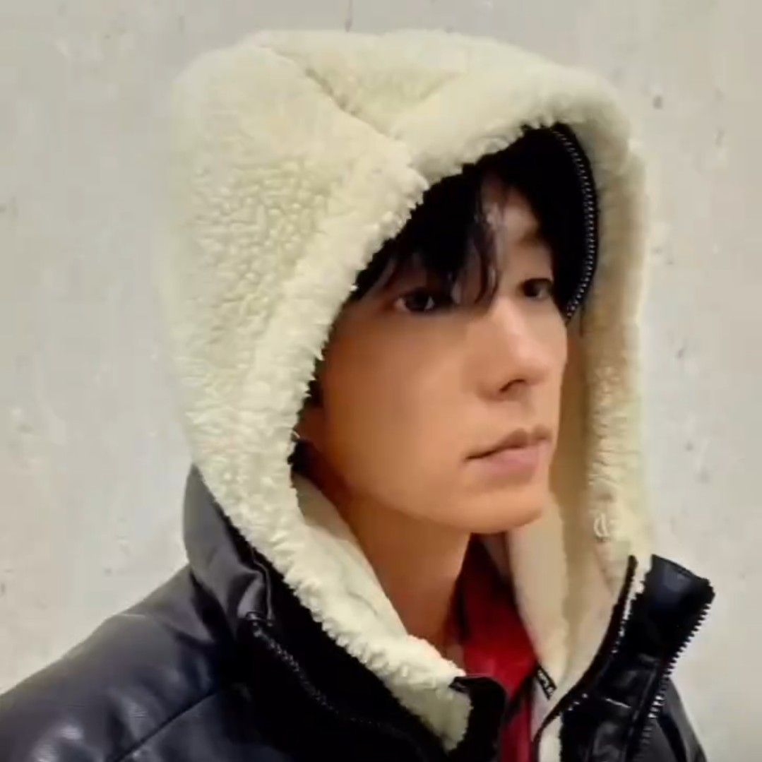 A moment captured by a fan of Lee Joongi