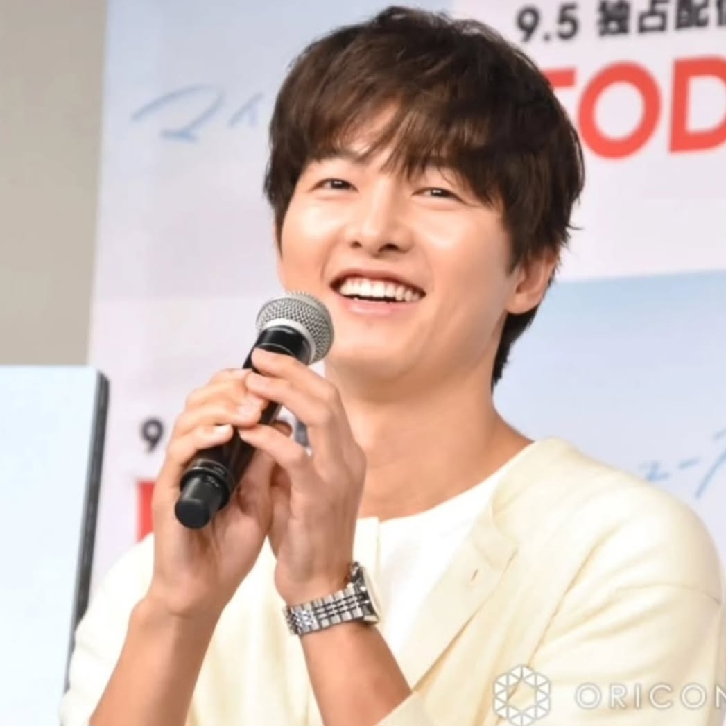 A moment captured by a fan of Song Joongki