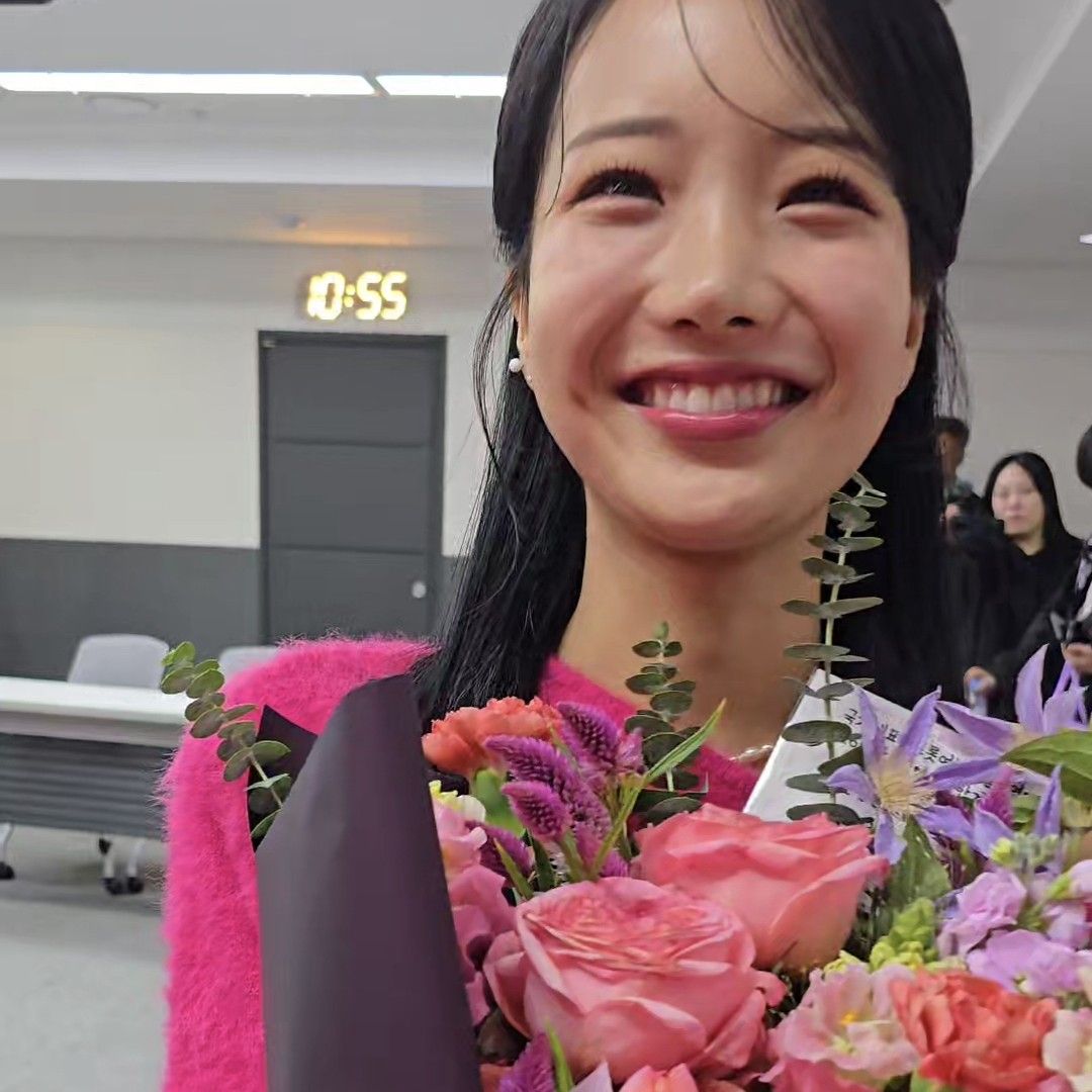 A moment captured by a fan of Kim Soyeon (2004)