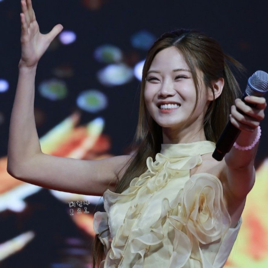 Behind-the-scenes cut of Bae Ahyeon
