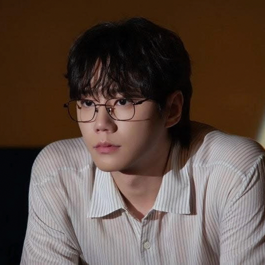 Recent activity shot of Lee Junyoung