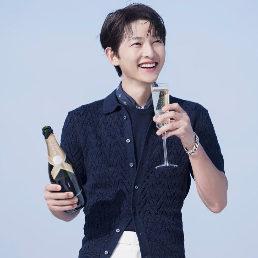 A moment captured by a fan of Song Joongki