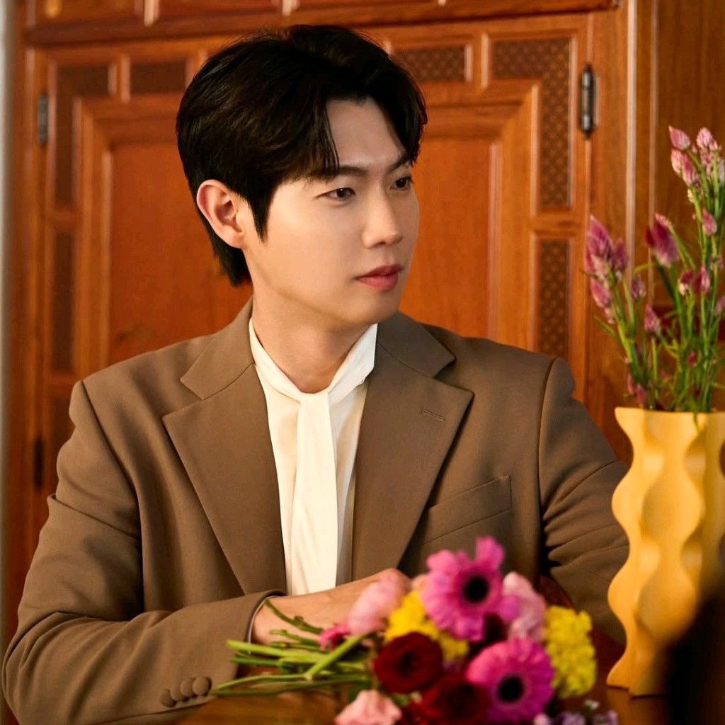 A moment captured by a fan of Son Taejin