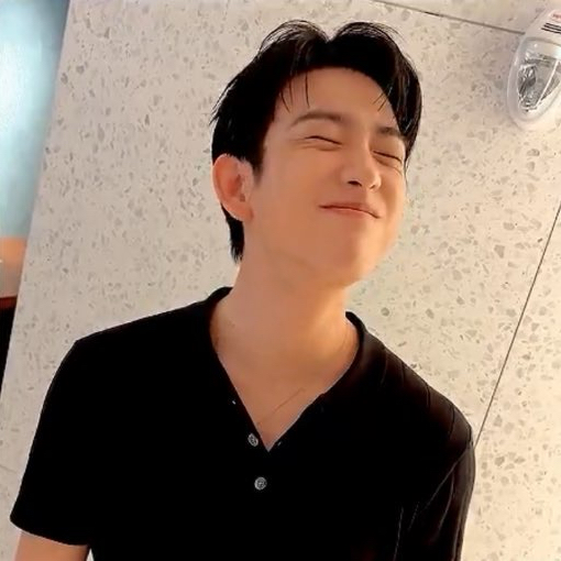 粉絲拍下的朴珍榮瞬間