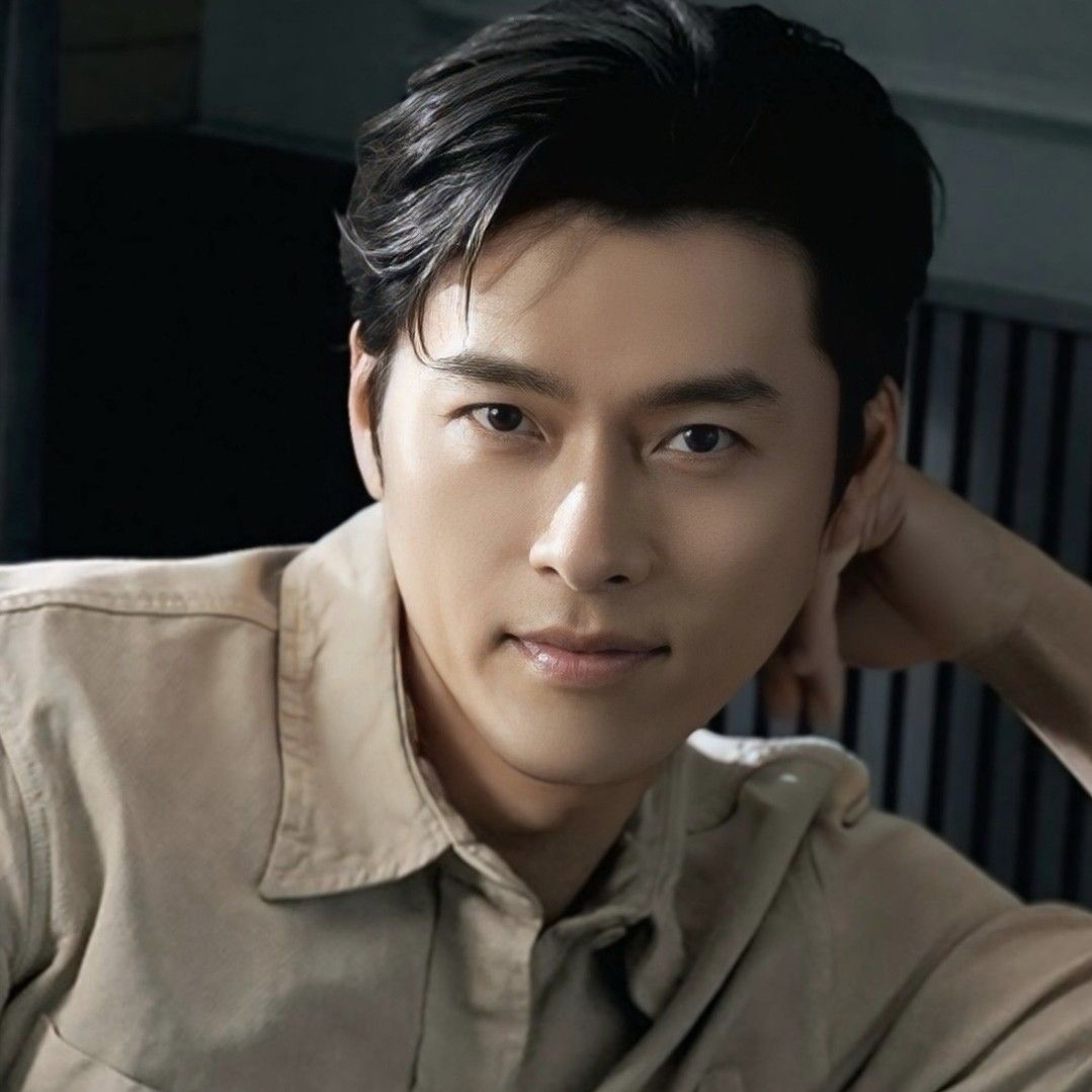 A moment captured by a fan of Hyun Bin