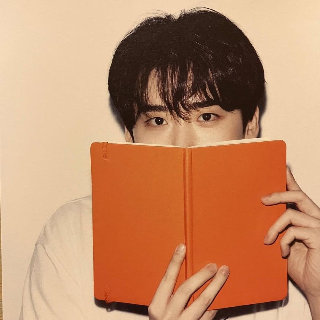 粉絲拍下的李鍾碩瞬間