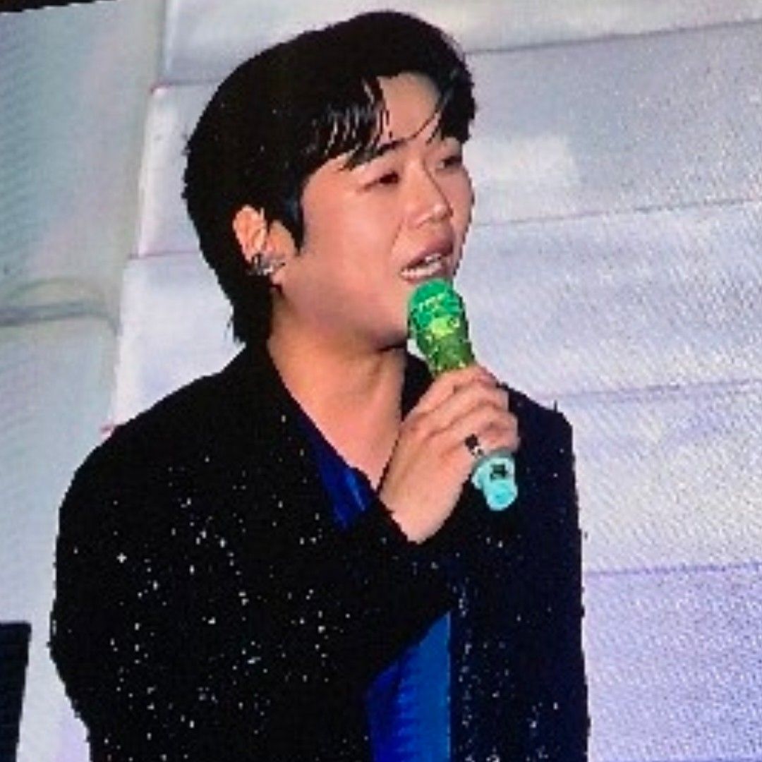 Behind-the-scenes cut of Hwang Youngwoong