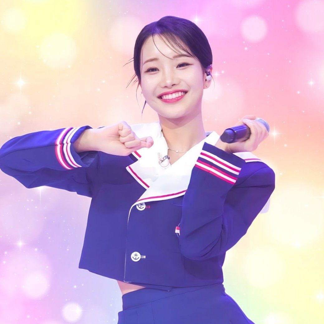 A moment captured by a fan of Kim Soyeon (2004)