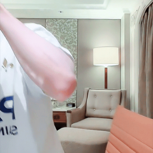A moment captured by a fan of Hwang Minhyun