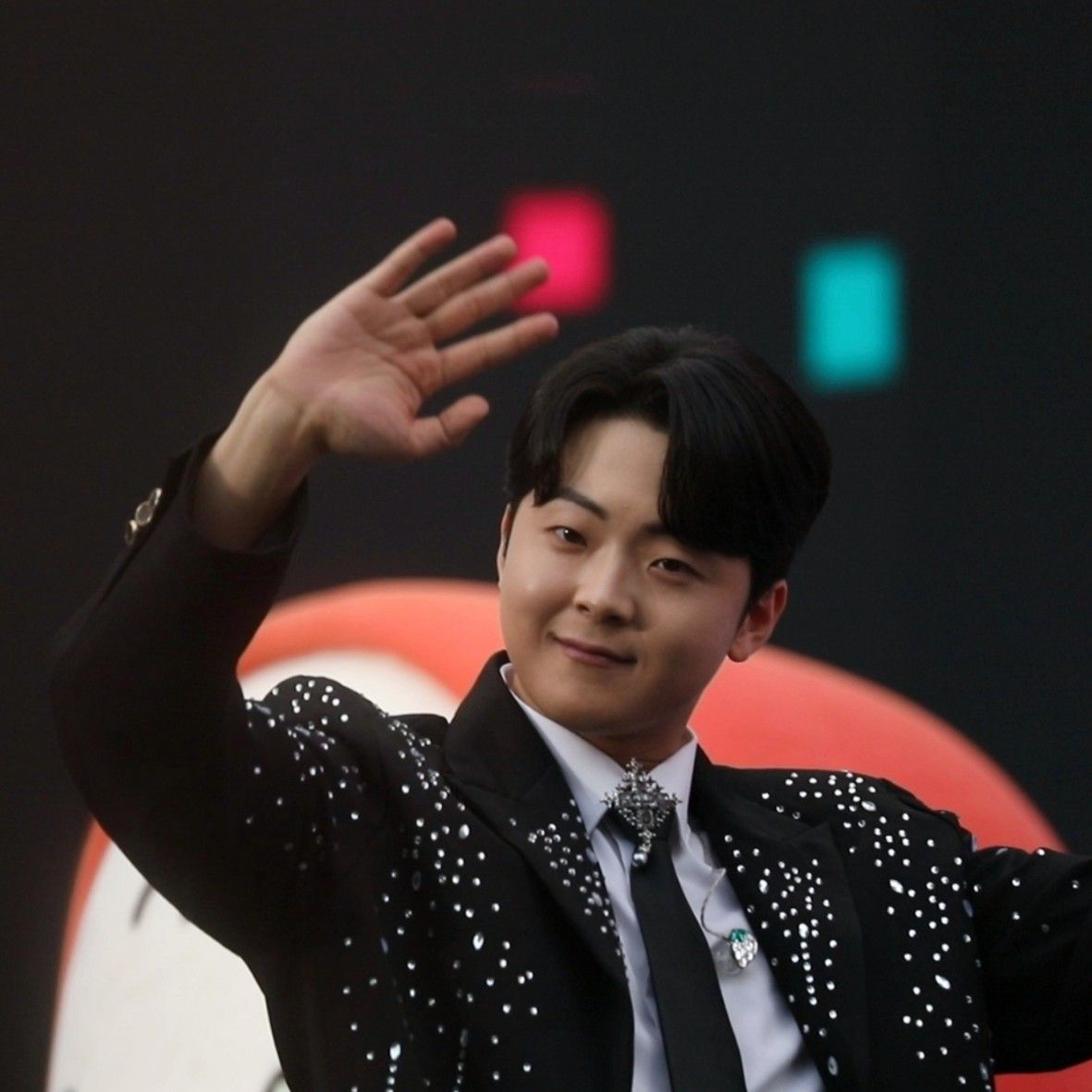 Behind-the-scenes cut of Park Minsu