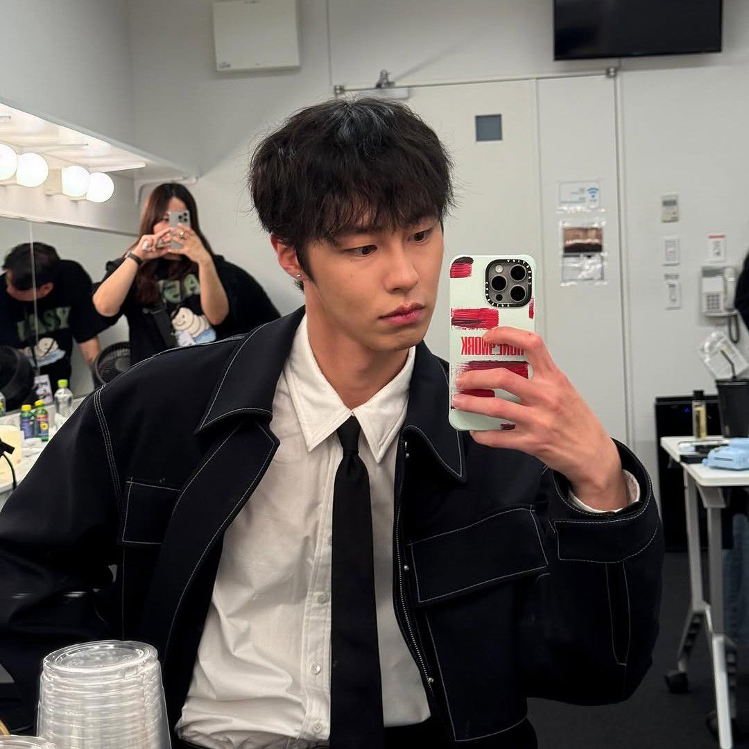 Recent activity shot of Lee Jaewook