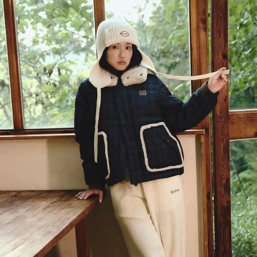 Recent activity shot of Kim Hyeyoon