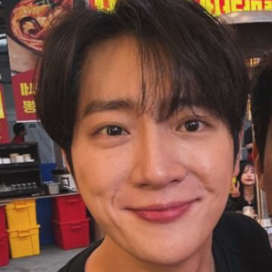 Behind-the-scenes cut of Lee Sangyeob