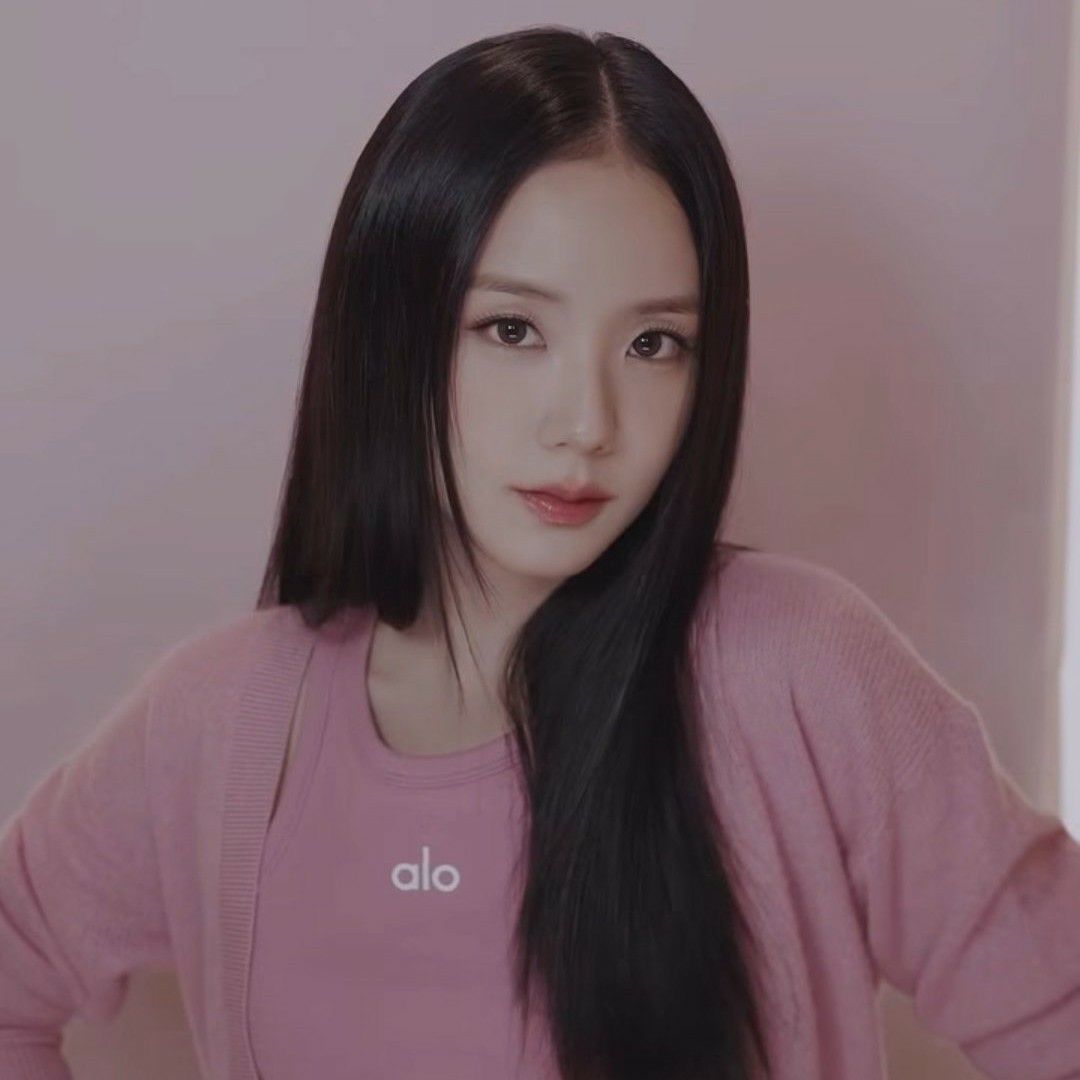Recent activity shot of Jisoo (1995)