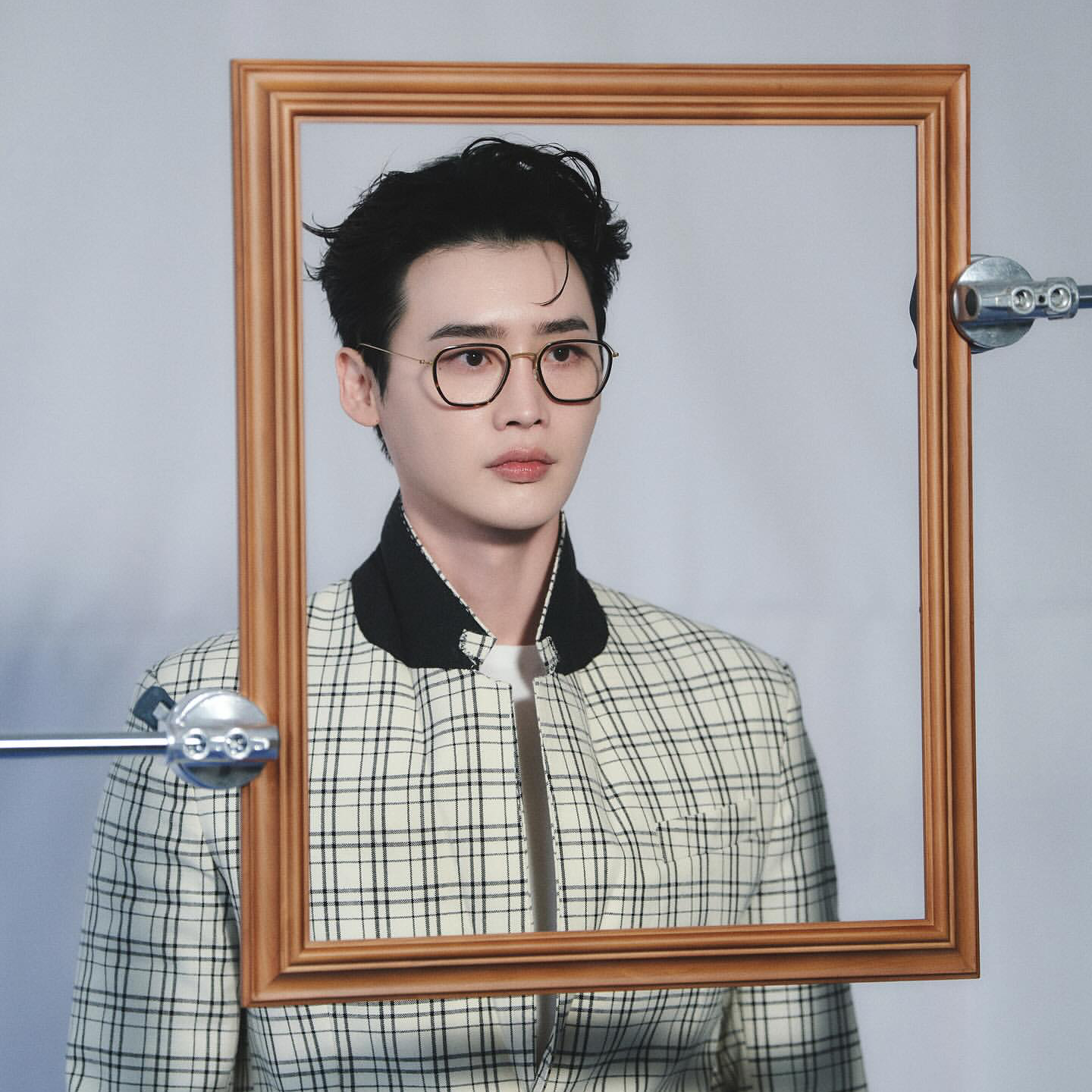 Behind-the-scenes cut of Lee Jongsuk