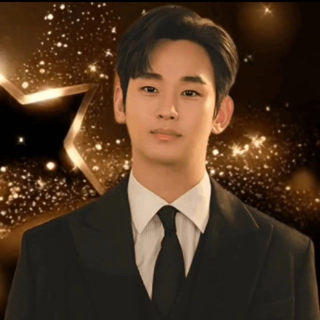 粉丝拍下的金秀贤瞬间