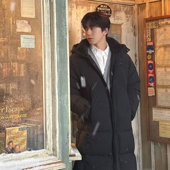 Behind-the-scenes cut of Nam Joohyuk