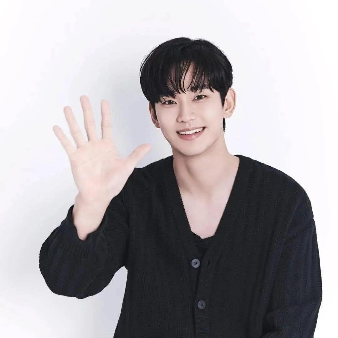 Recent activity shot of Kim Soohyun