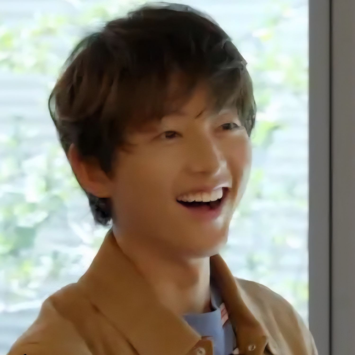 A moment captured by a fan of Song Joongki
