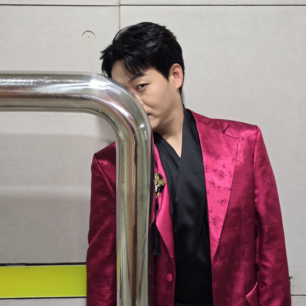 Behind-the-scenes cut of Min Soohyun