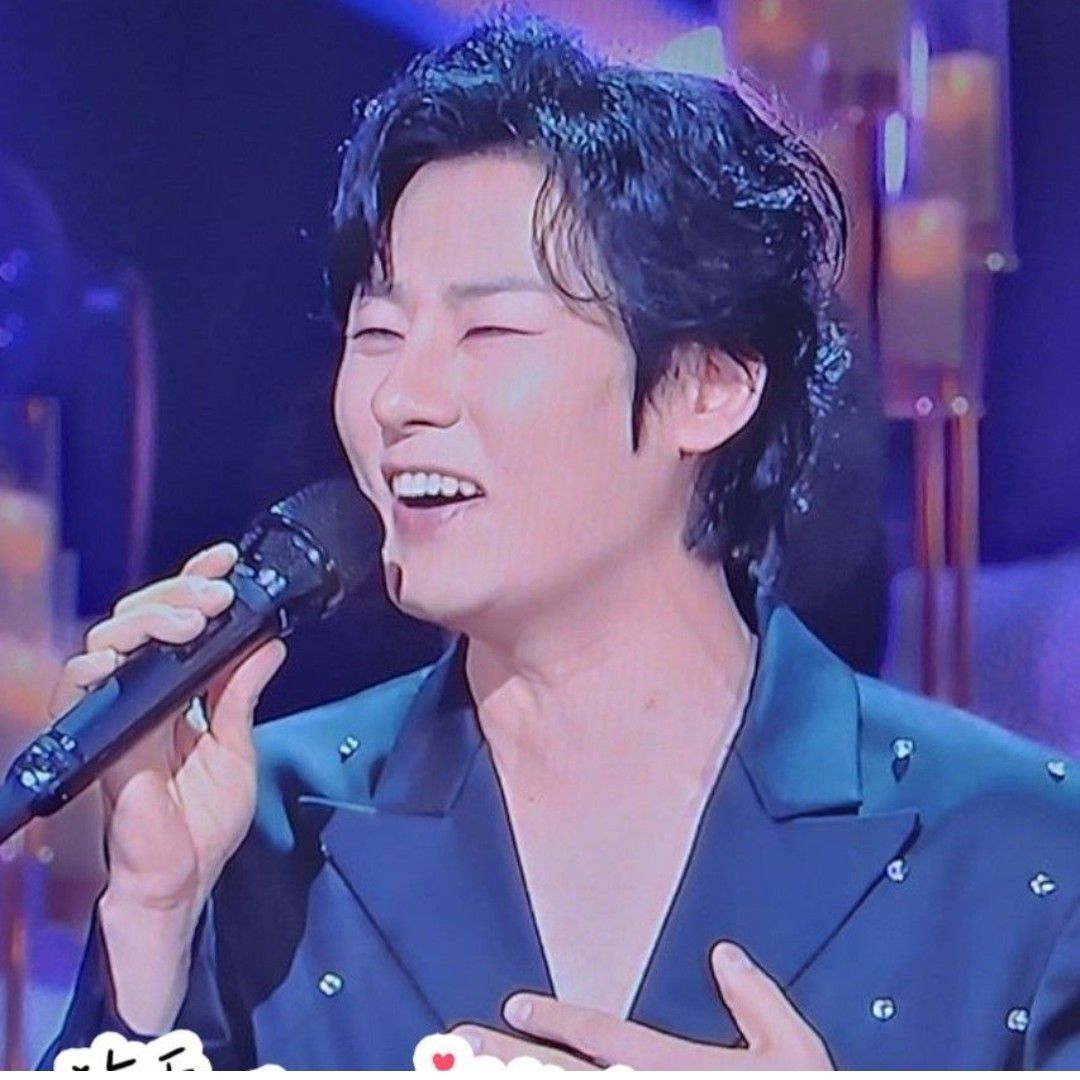 Behind-the-scenes cut of Kang Moonkyung