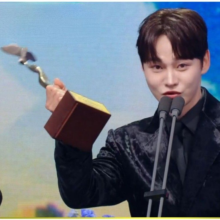 朴瑞镇的最新照片