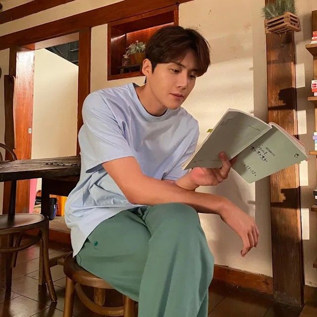 A moment captured by a fan of Kim Seonho