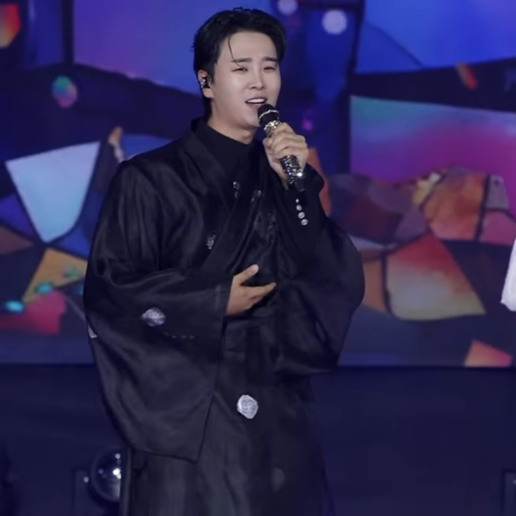 Behind-the-scenes cut of Song Minjun