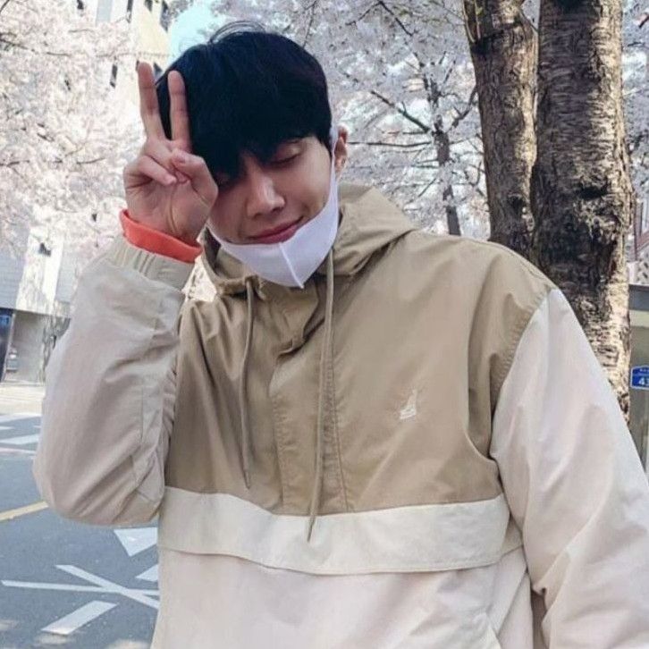 Behind-the-scenes cut of Kim Seonho