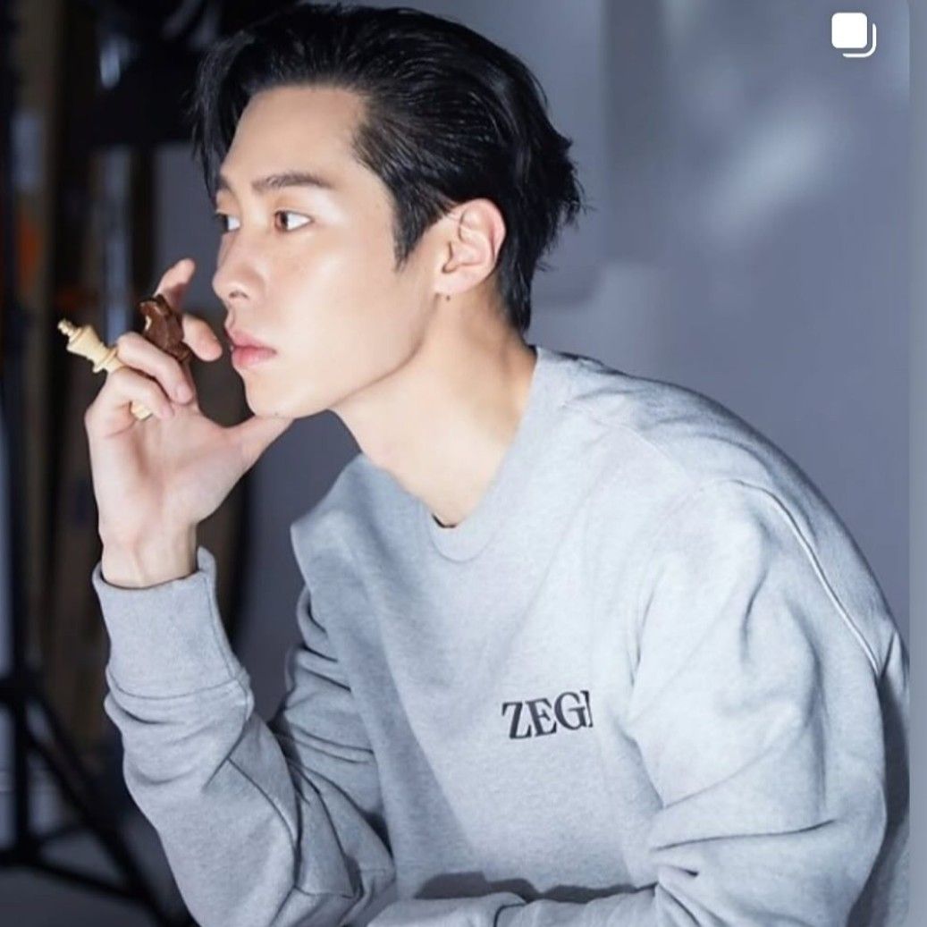 A moment captured by a fan of Lee Jaewook