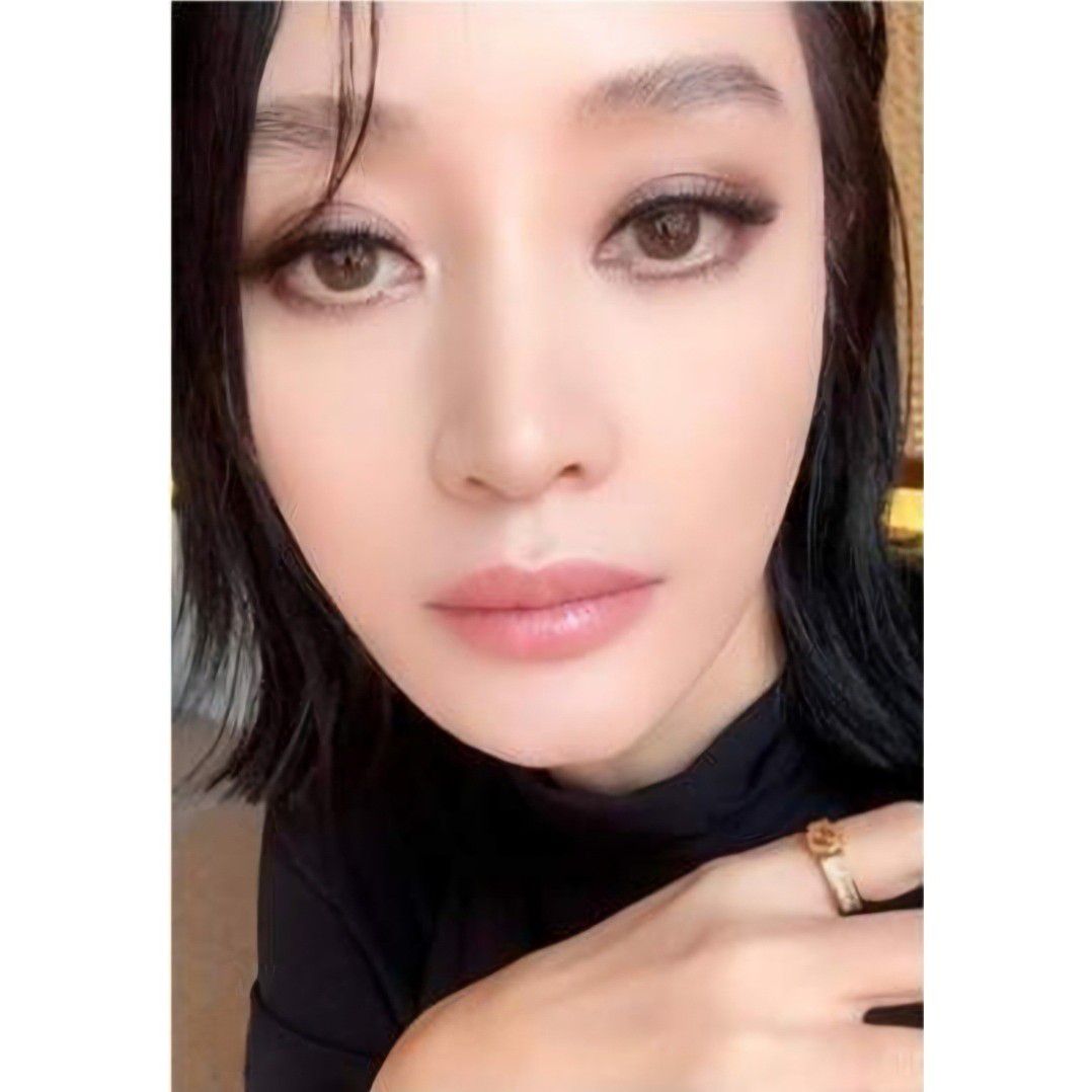 A moment captured by a fan of Kim Hyesoo