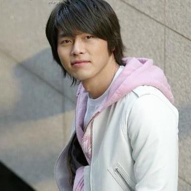 A moment captured by a fan of Hyun Bin