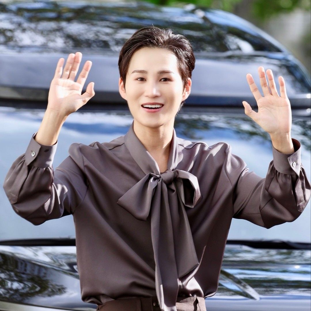 Currently spotlighted celeb post