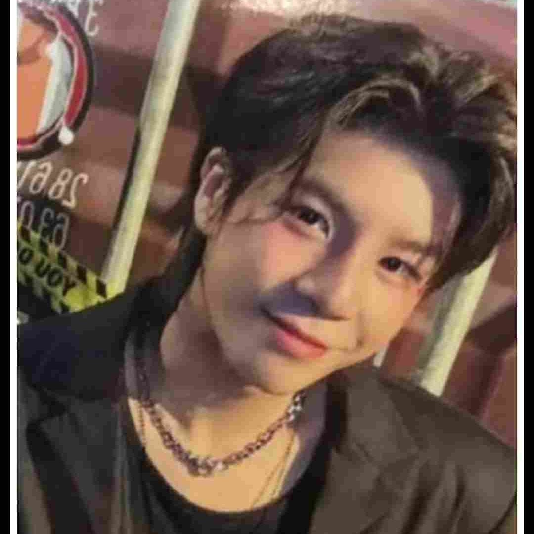 A moment captured by a fan of Jeong Dongwon