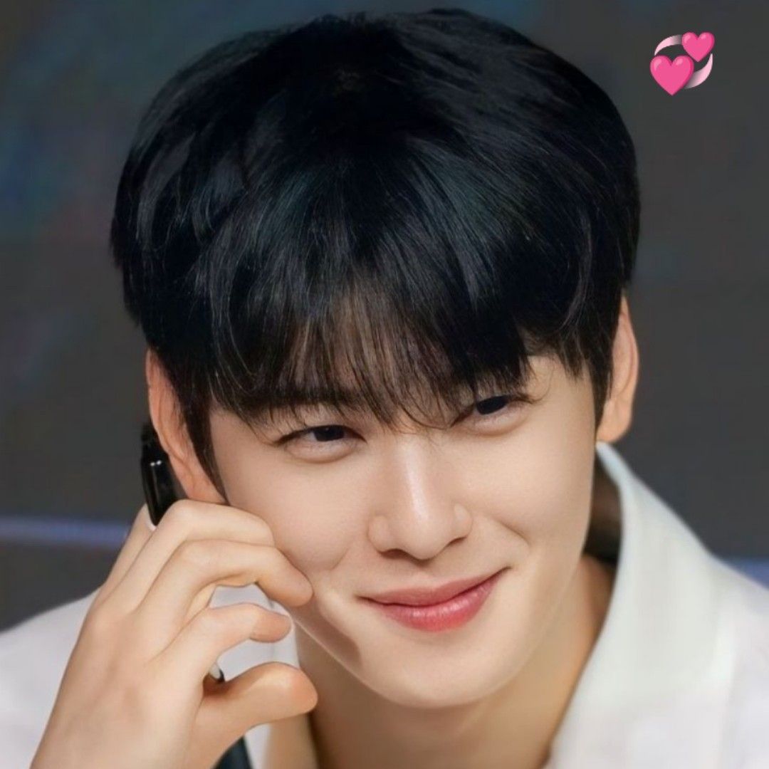 Behind-the-scenes cut of Cha Eunwoo