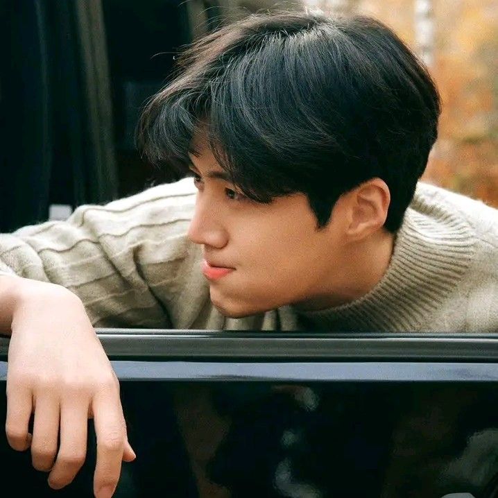 Latest photo of Kim Seonho