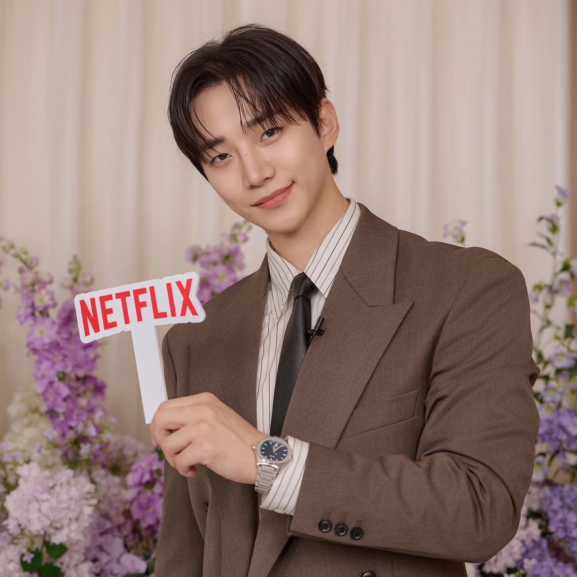 Behind-the-scenes cut of Lee Junho