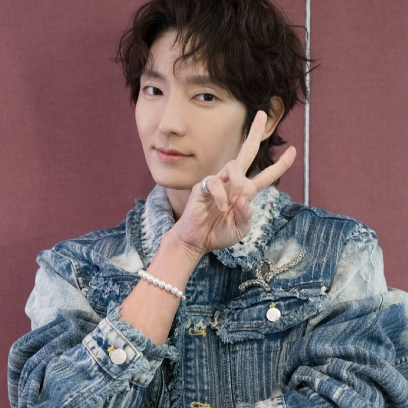 A moment captured by a fan of Lee Joongi